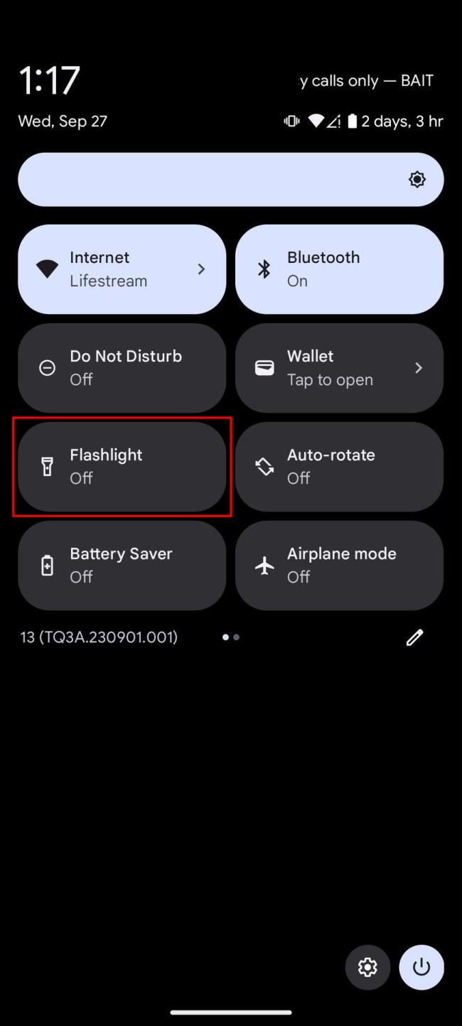 Androidのクイック設定で懐中電灯をオンにする方法(2)