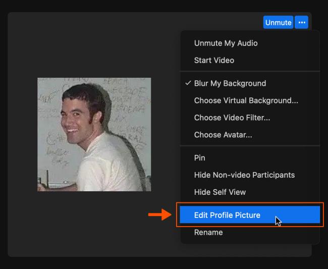 ผู้เขียนแสดงให้ผู้อ่านเห็นว่าในระหว่างการประชุม คุณสามารถคลิกขวาที่ไทล์วิดีโอของคุณแล้วเลือกแก้ไขรูปภาพโปรไฟล์เพื่อเปลี่ยนรูปภาพของคุณ