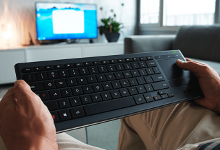 Clavier de salon lumineux Logitech K830