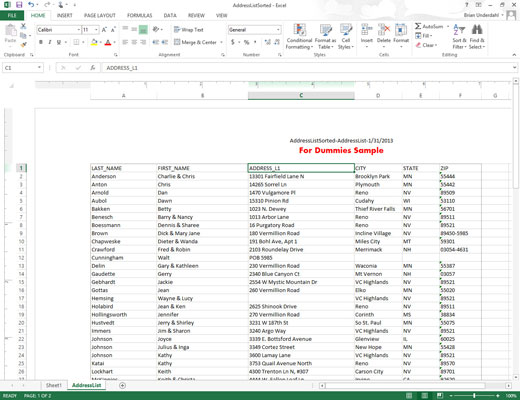 Come creare un'intestazione o un piè di pagina personalizzati in Excel 2013