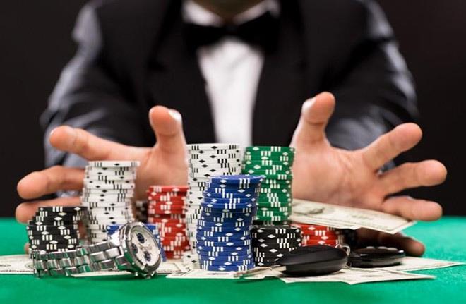 ИИ уже знает, как играть в покер, обыгрывая лучших игроков мира в игре для 6 игроков.